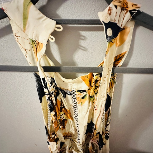 Tie Back Maxi Dress - Picture 5 of 8